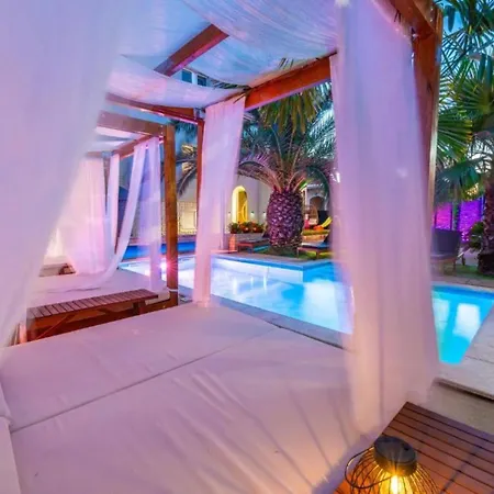 Bra I Premium With Outdoor Pool And Sauna - With Balcony