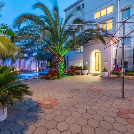 Apartment Bra I Premium With Outdoor Pool And Sauna - With Balcony Sukošan