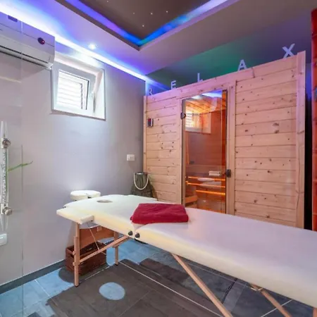 Apartment Bra I Premium With Outdoor Pool And Sauna - With Balcony *