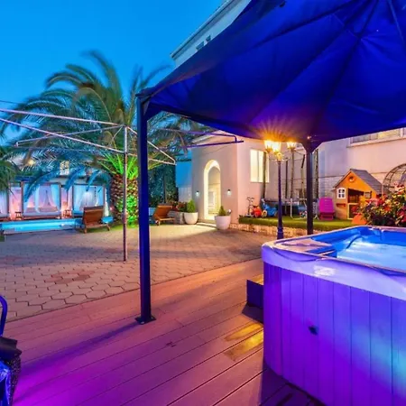 Bra I Premium With Outdoor Pool And Sauna - With Balcony Sukošan